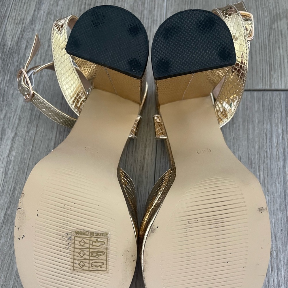 Gold Heels - Picture 6 of 7